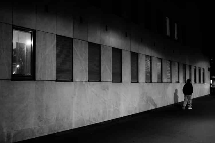sony rx1r iii luz brillante palma — limitación de velocidad de obturación con aperturas abiertas