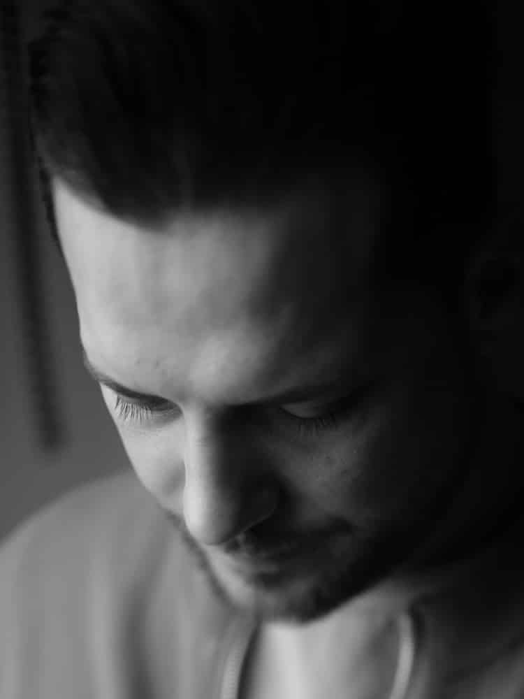 Tilt-Shift Portrait – Plane of Focus Opposite to Head Posture