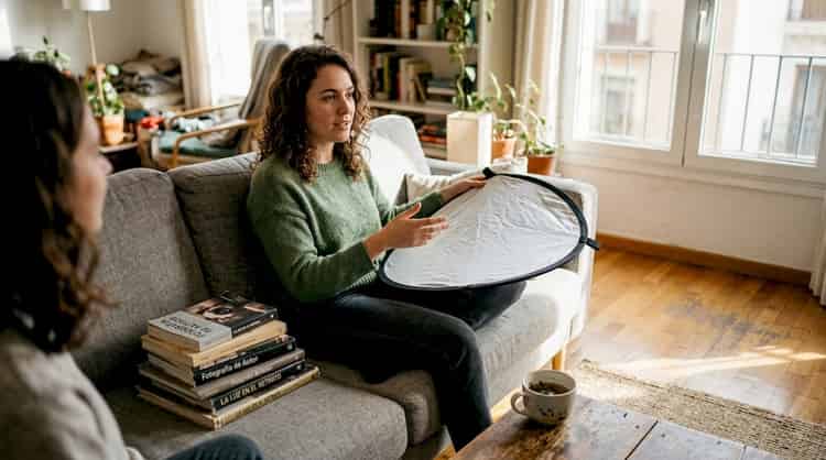 Iluminación artística para retratos en el salón